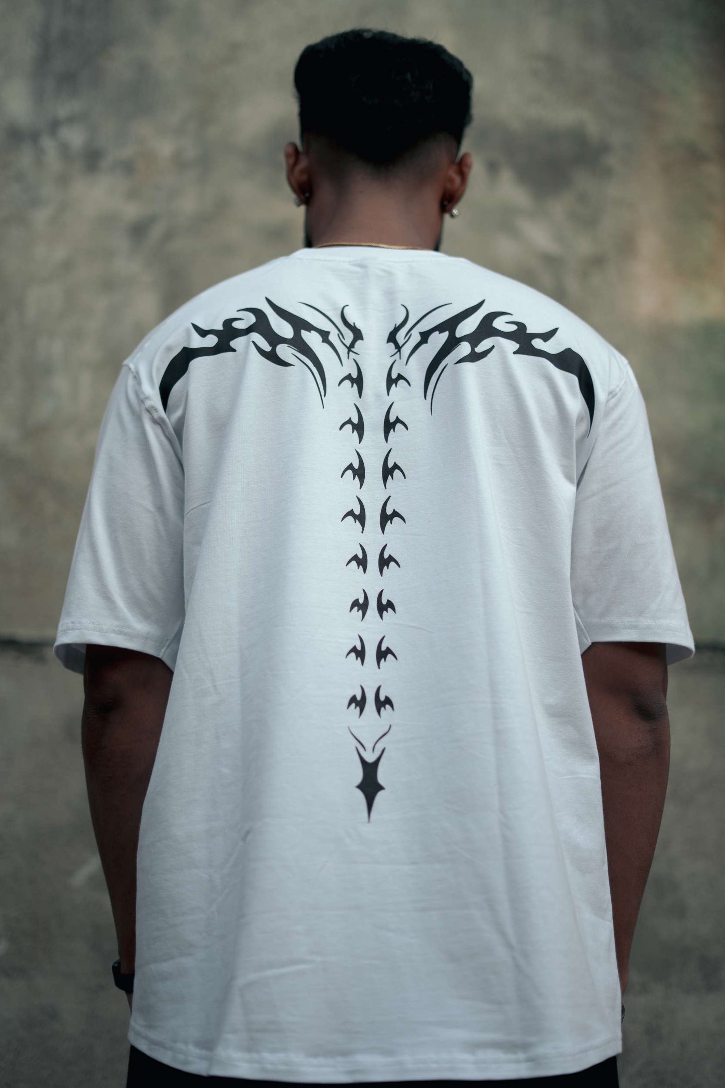 Iron Spine oversized Tee (white )