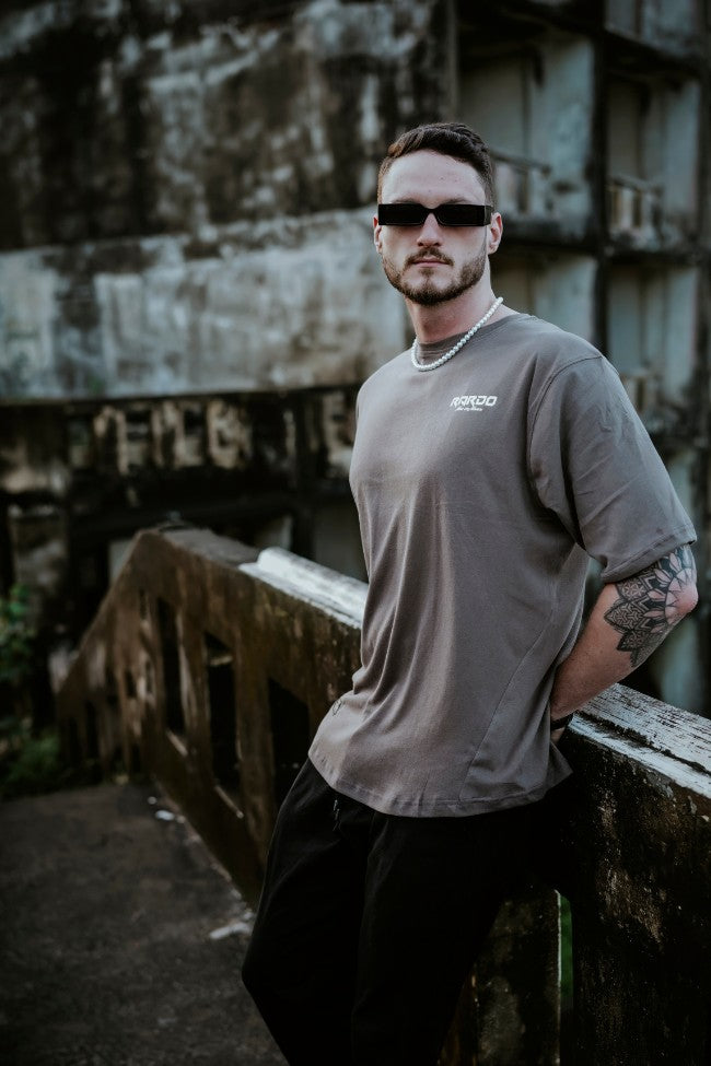 Visionary unisex Tee - Brown